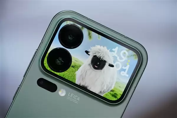 妙享背屏秒变游戏掌机!小米17 Pro图赏