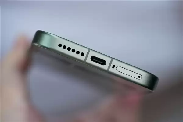 妙享背屏秒变游戏掌机!小米17 Pro图赏