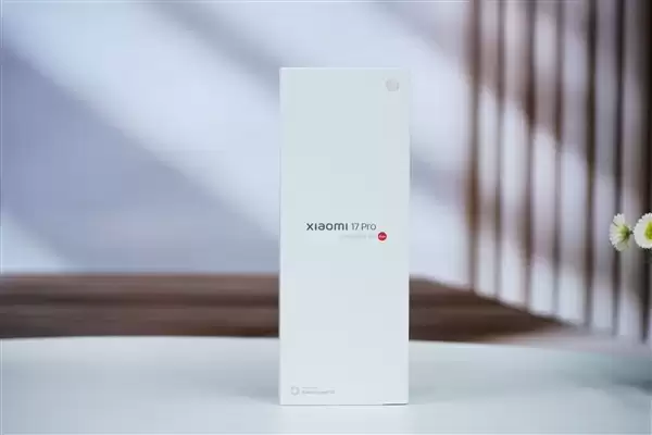 妙享背屏秒变游戏掌机!小米17 Pro图赏