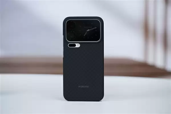 妙享背屏秒变游戏掌机!小米17 Pro图赏