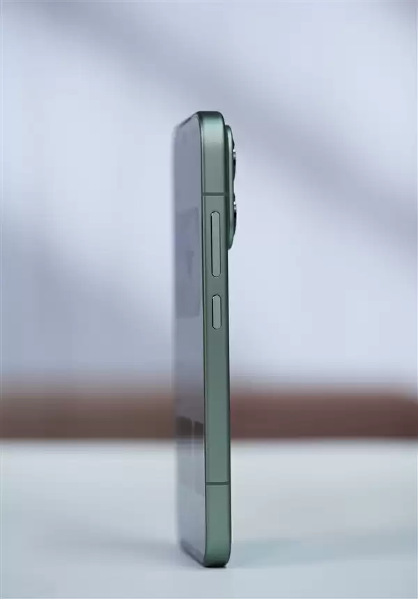 妙享背屏秒变游戏掌机!小米17 Pro图赏