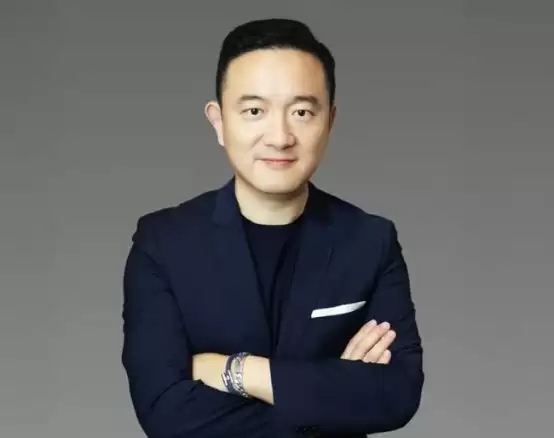 穿着西装笔挺的男子AI