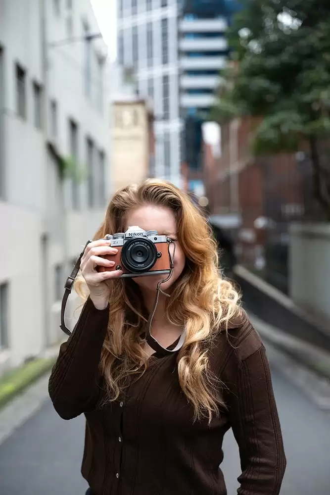 复古实力双在线！尼康Zf银色款发售，饰皮与云创色彩方案双上新