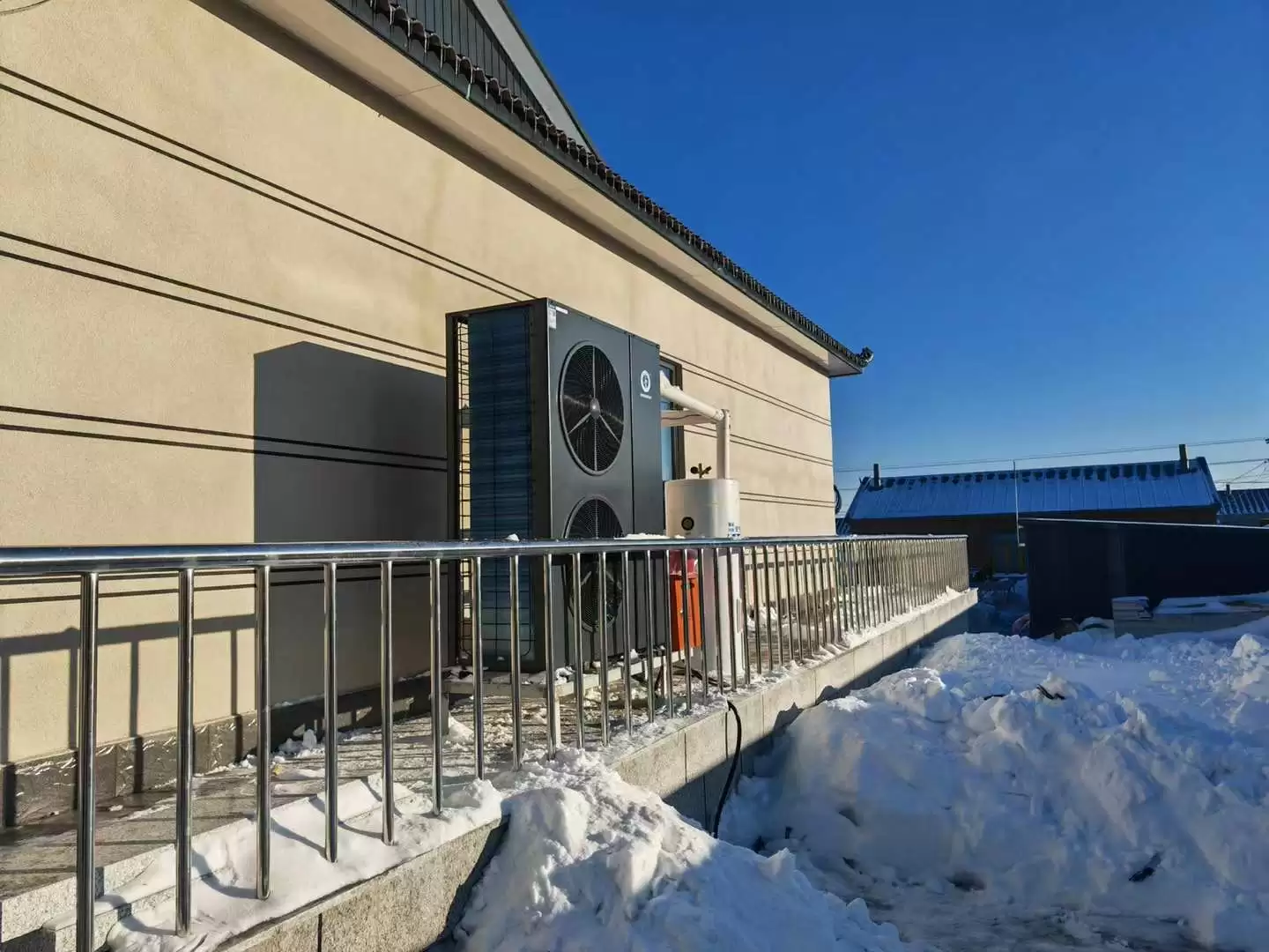 要买空气能，先看纽恩泰：如何破解新房与旧改的供暖难题？