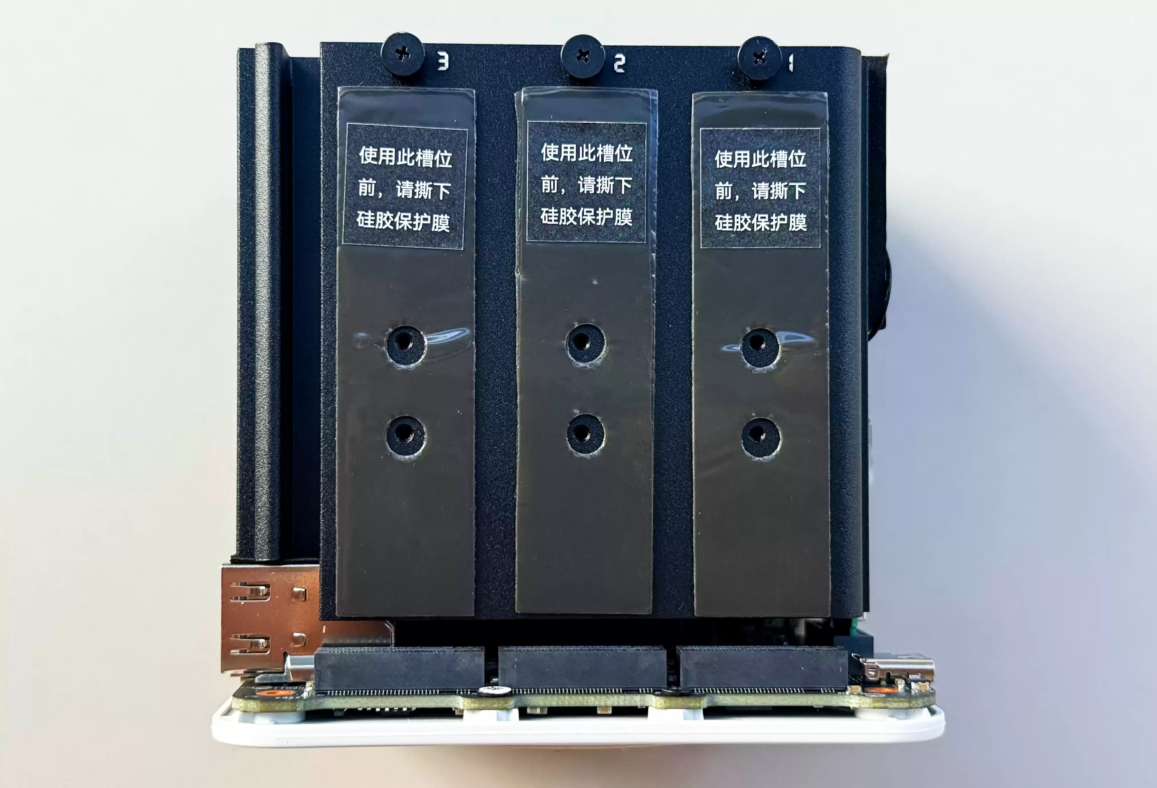 【IT之家评测室】千元六盘位全闪