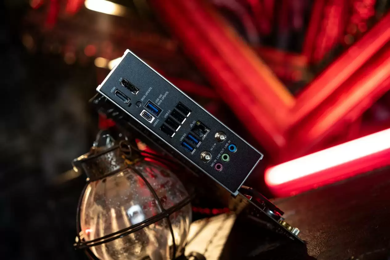 七彩虹主板扩展接口