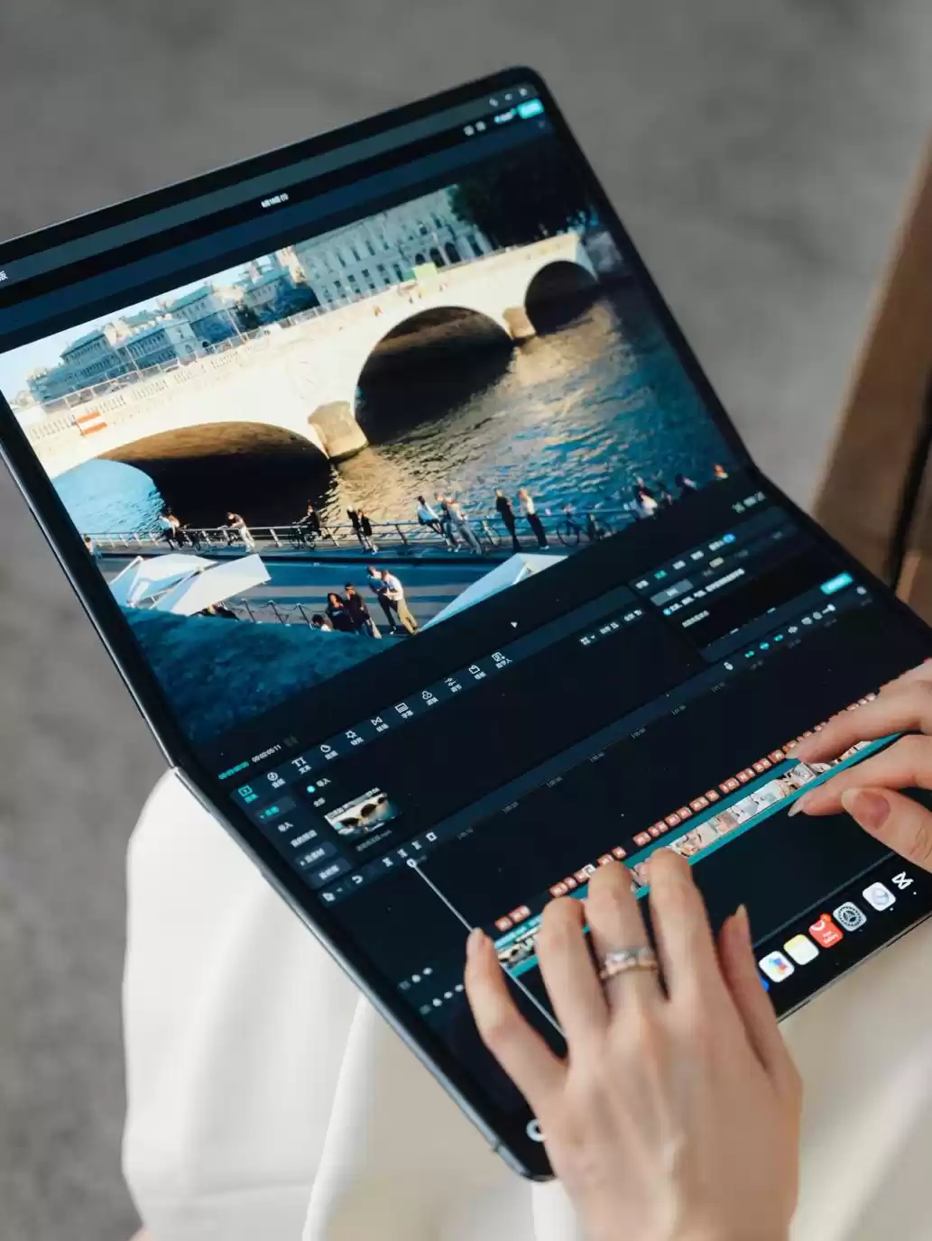 机构：鸿蒙电脑占高端市场份额超