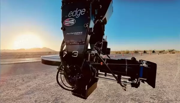 《一战再战》平稳开局