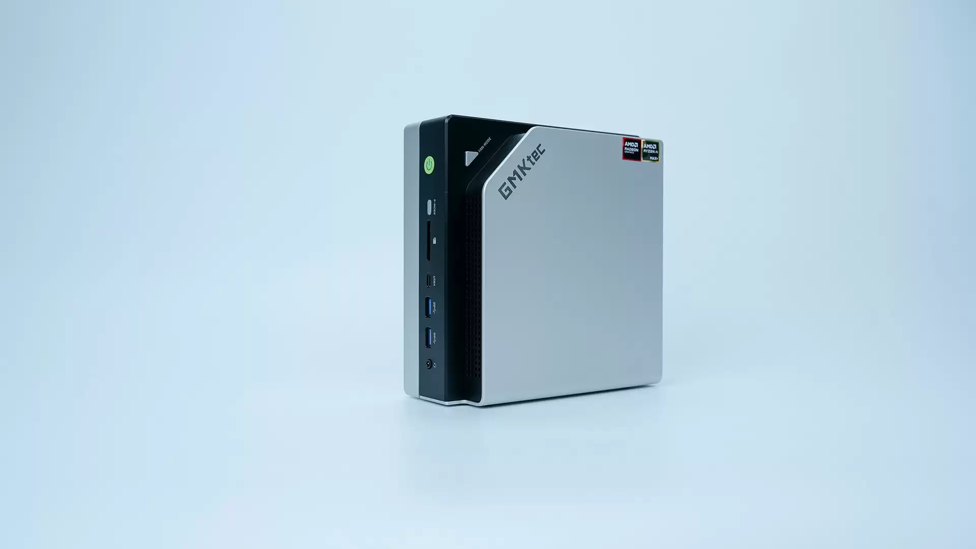 极摩客EVO-X2桌面AI超算荣膺美国好设计铂金奖，引领全球桌面计算新潮流