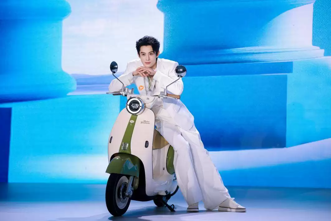 年度现象级单品！雅迪摩登系列行业唯一代表，引领时尚出行