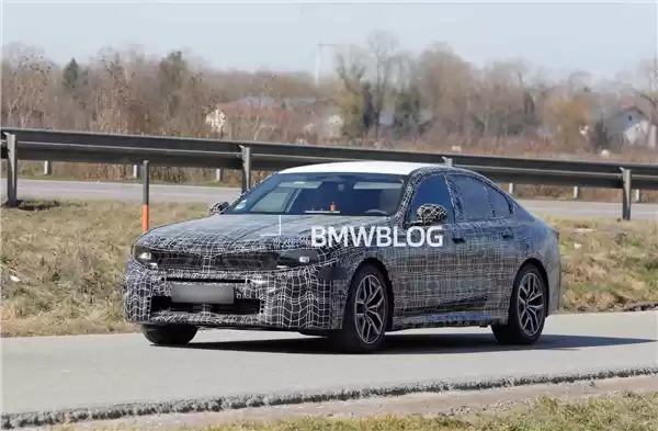 宝马放大招:两年砸出40款新车,刷新豪华车