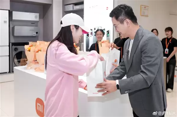 5999元起的小米17