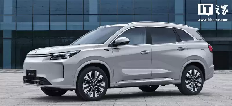 第三代蓝电E5 PLUS侧身