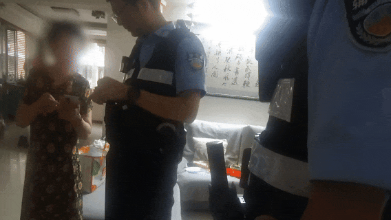 老人手机被远程控制