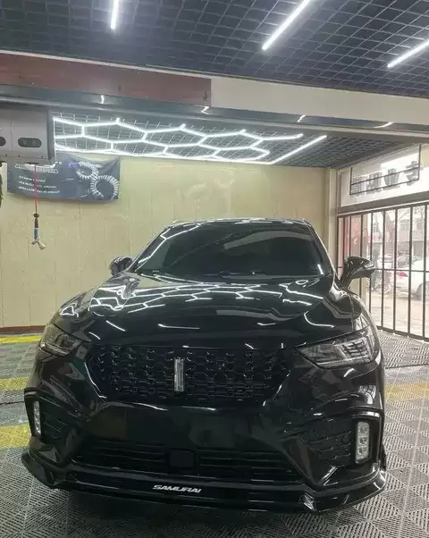 清除汽车玻璃油膜：正确清洁与日常防护全攻略