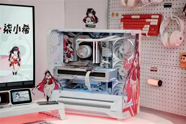 七彩虹iGame柒小希首套纪念版硬件套装开售！仅限量200套：三大定制组件