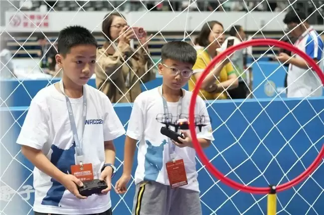 科技少年筑梦科技城 2025世界机器人大赛绵阳锦标赛盛大启幕