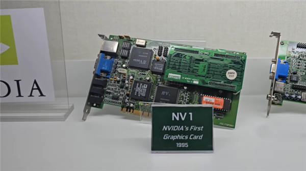 终极硬核显卡收藏家！收集初代NVIDIA/AMD到今日旗舰：见证三十年GPU风云