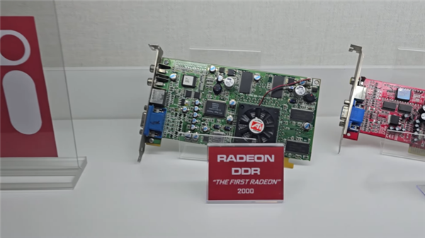 终极硬核显卡收藏家！收集初代NVIDIA/AMD到今日旗舰：见证三十年GPU风云