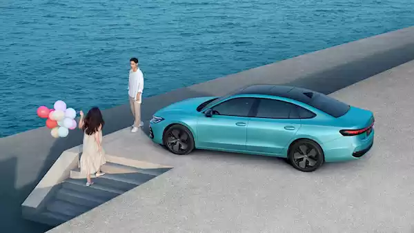 曾经的神车便宜了 大众新款帕萨特Pro上市：一口价16.99万起