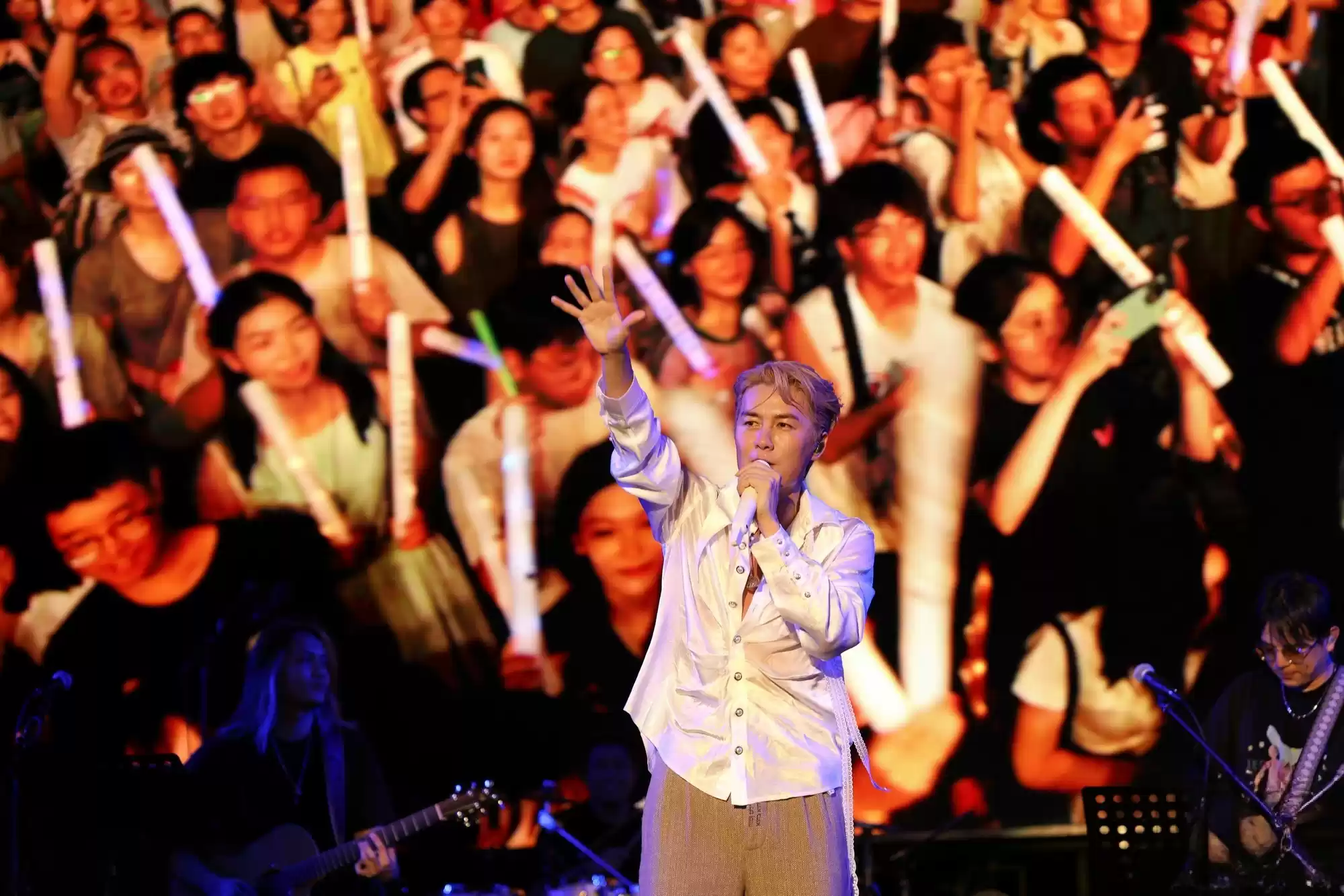 华为音乐联合太校园音乐节燃动浙大，鸿蒙尝鲜共赴青春