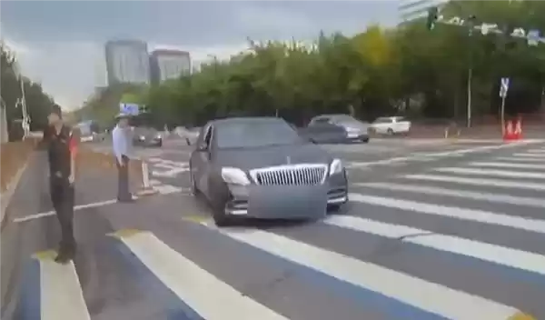 男子科目一考试5次未通过