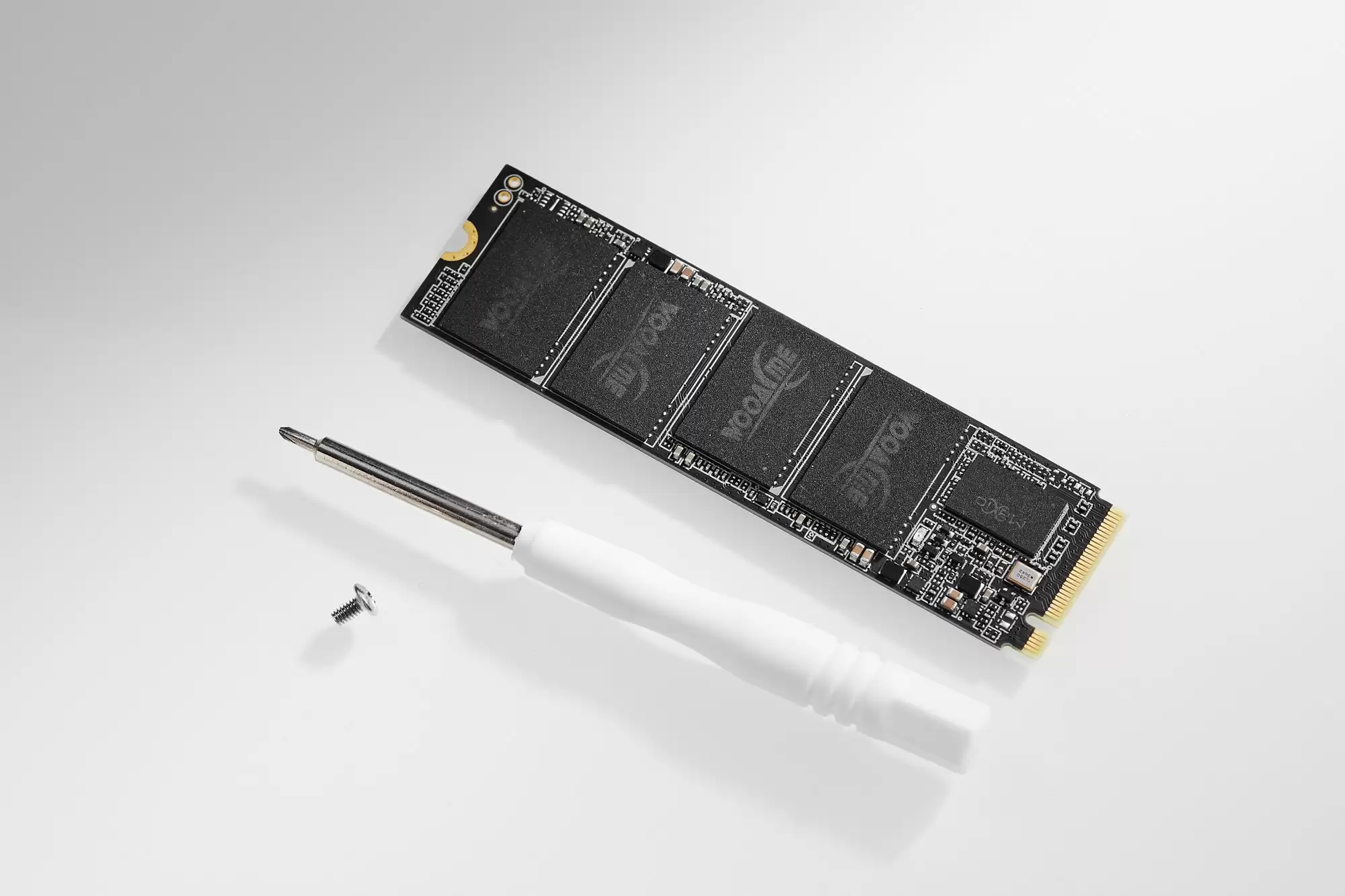 自有工厂+五年质保,华迅科技首款PCIe 3.0固态硬盘,1TB首发价379