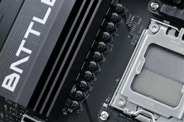 高性价比游戏利器！七彩虹战斧B850M超级黑刃主板图赏