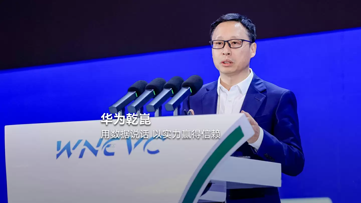 华为靳玉志谈车主酒后使用辅助驾驶:一方面说明我们的系统非常好,但现在还是提醒大家一定要代驾