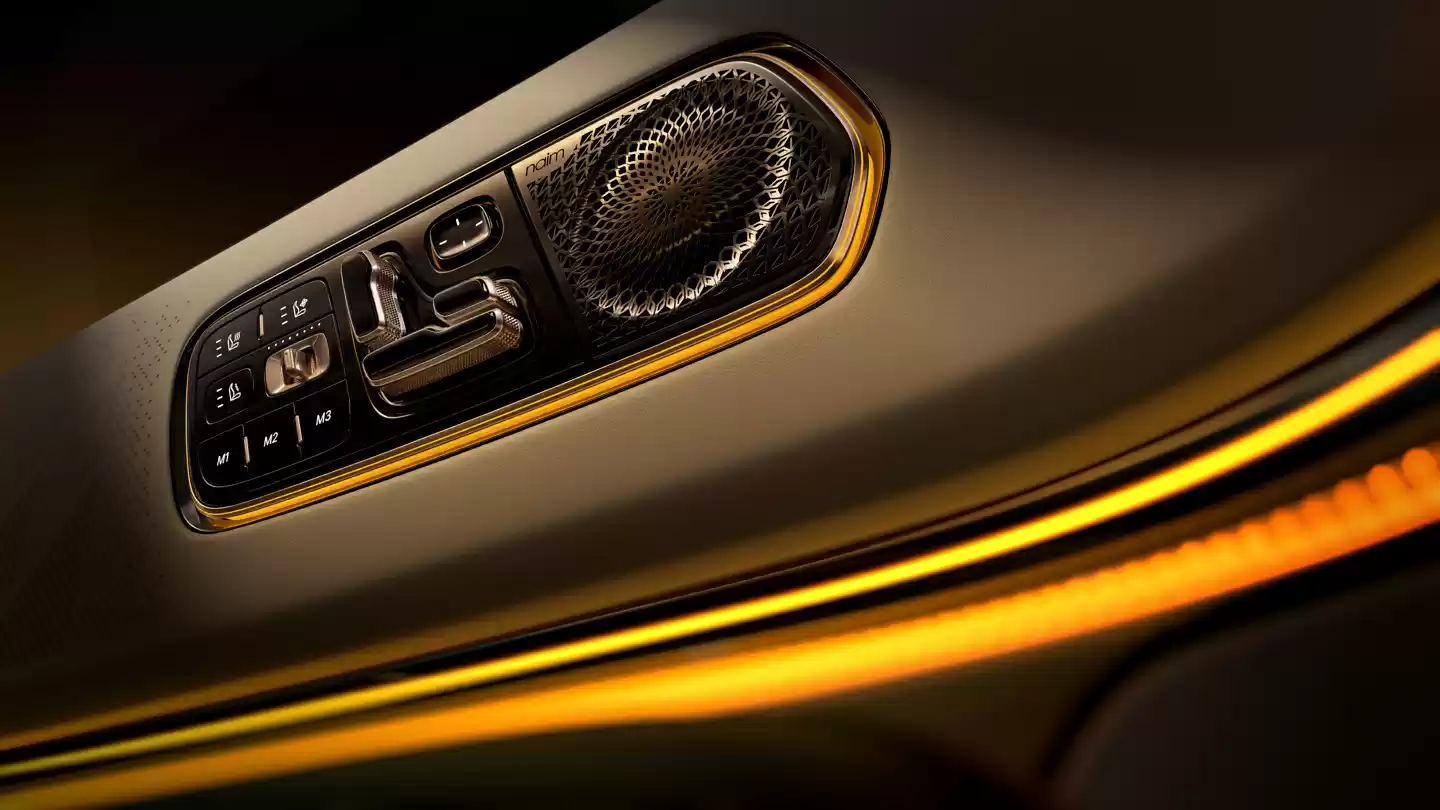 极氪9X与Naim音响合作官宣图