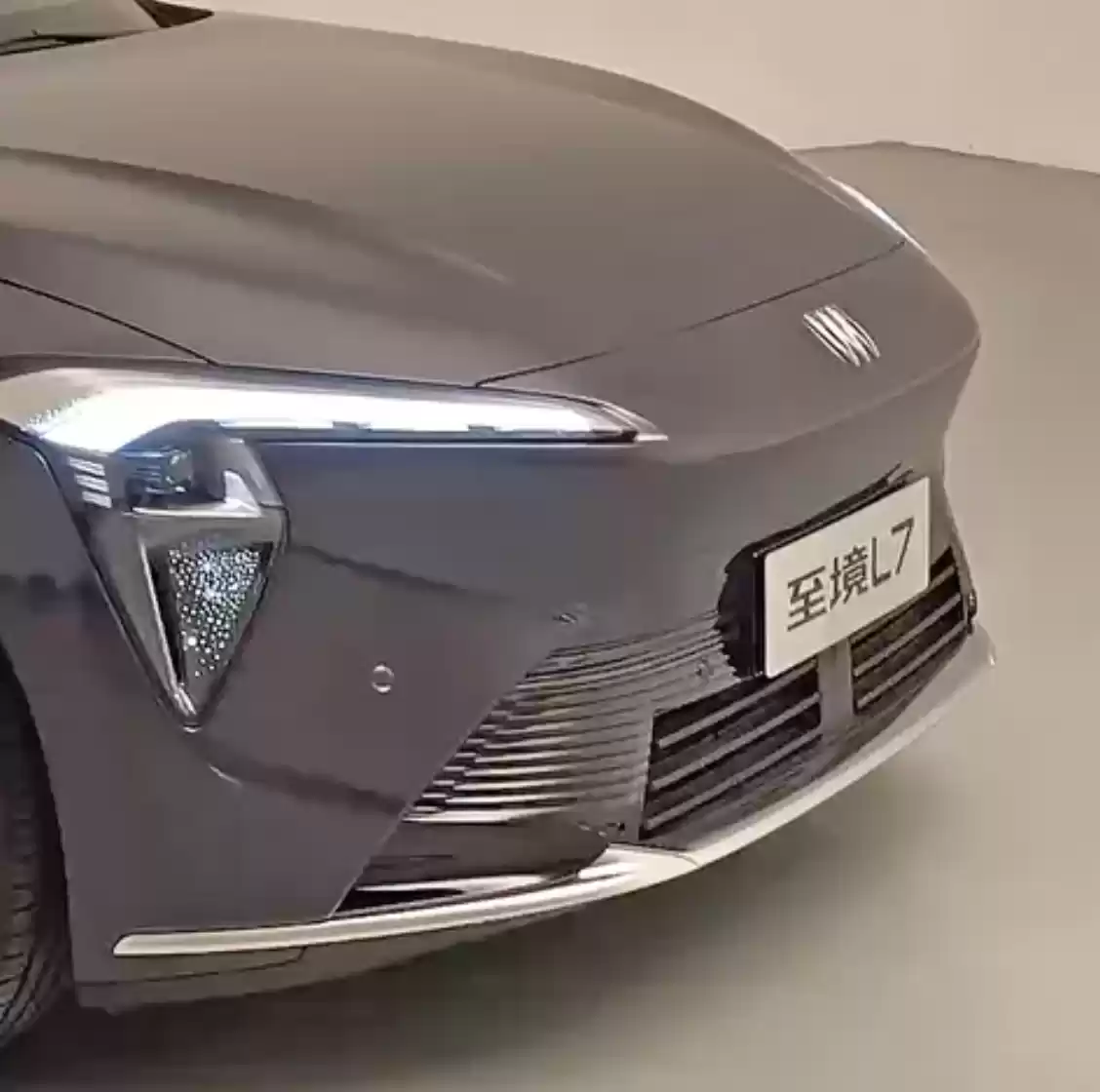别克至境L7侧面造型