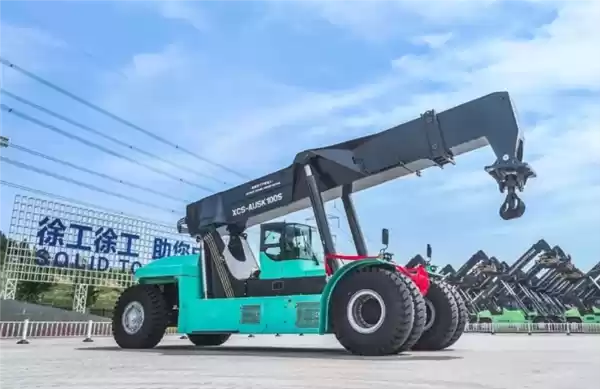 XCS100S风电正面吊作业场景