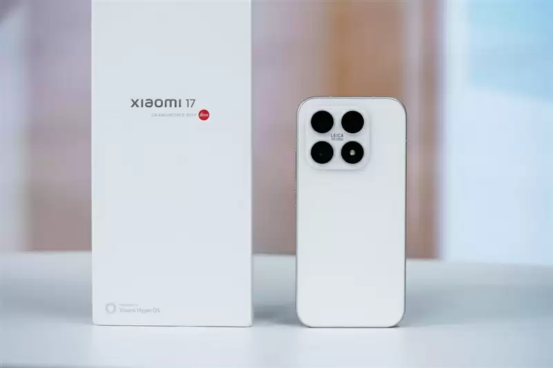 1.18mm超窄四等边直屏!小米17标准版评测:回归传统形态的旗舰