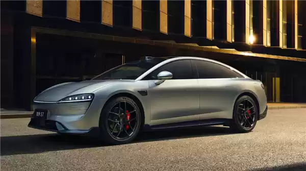 增程、纯电同价爆单！新款智界R7/S7上市36天