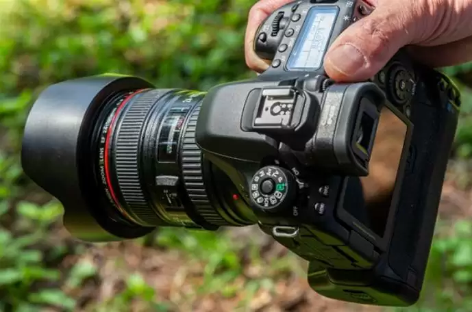 广州游客乌市遗失相机，三月后二手平台奇迹寻回