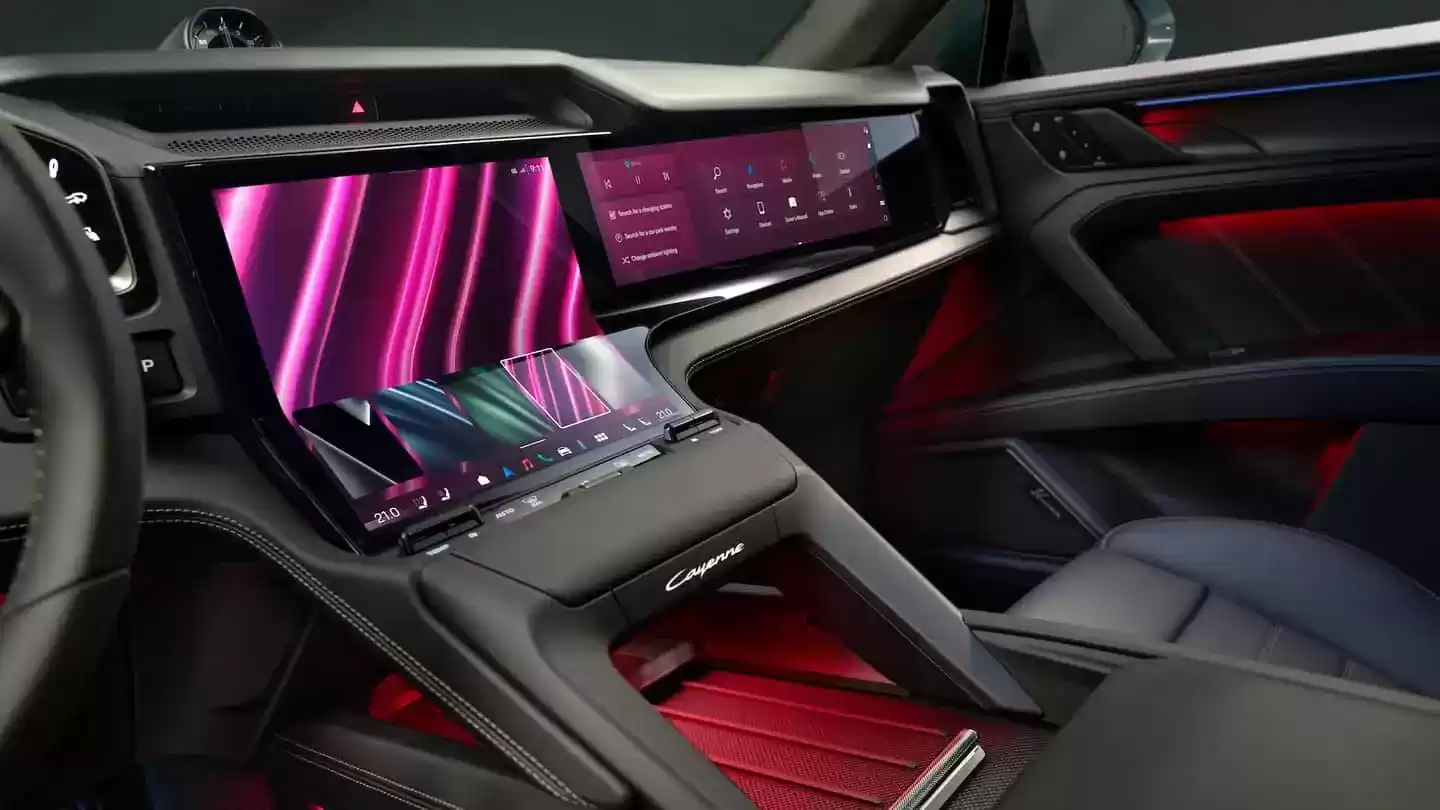 保时捷纯电卡宴内饰细节公布：座舱内全是屏，中控屏用上曲面设计