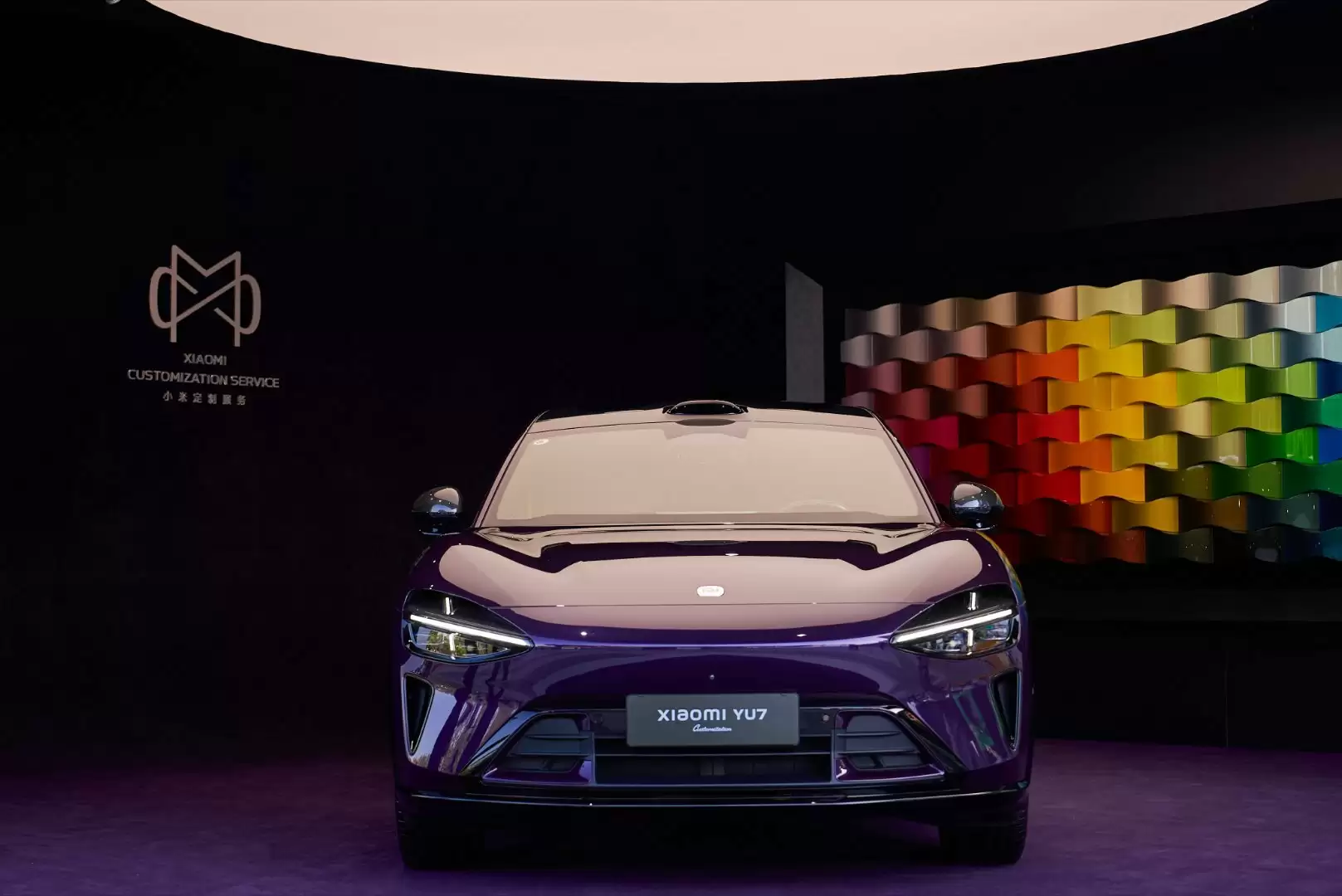 小米 YU7 Max 汽车定制“紫水晶”配色实车亮相北京三里屯，展出至 10 月 3 日