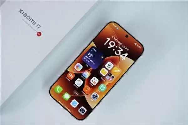 小米17系列首销数据曝光 苹果机皇价比老人机改写爱疯史！