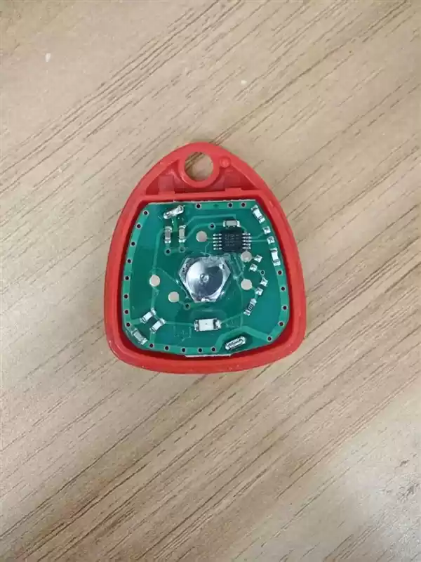 用简单的信号就能打开特斯拉充电盖!特斯拉车主们害怕吗