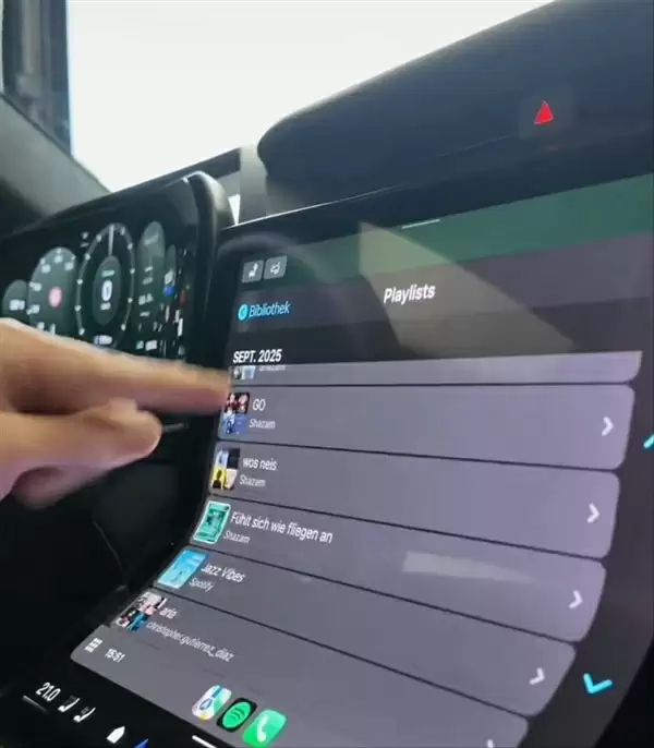 保时捷纯电卡宴官图发布:首次用上12.25英寸弧形曲面中控屏