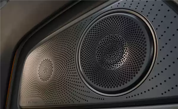 用上百万豪车星空顶！焕新极氪001内饰公布：质感同阶无敌