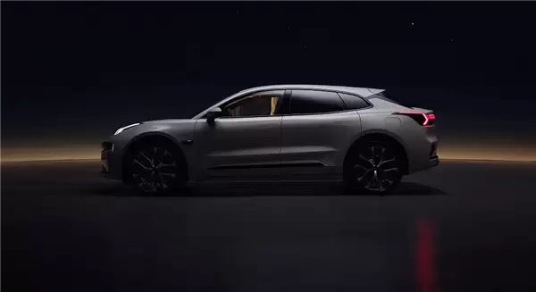 用上百万豪车星空顶！焕新极氪001内饰公布：质感同阶无敌