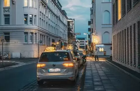 2025年电动车真的适合所有人吗?