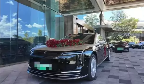 新能源婚车崛起：黄金周婚礼新潮流