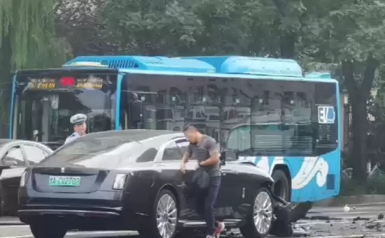 交警通报陈震劳斯莱斯事故：车辆或报废 维修费堪比车价的节奏