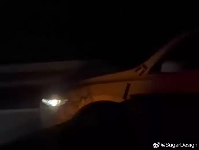 外观内饰减配细节曝光，低价版特斯拉