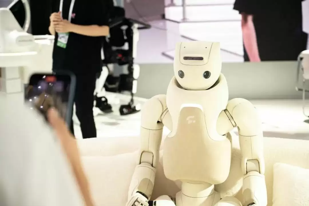 Care-bot GR-3人形机器人