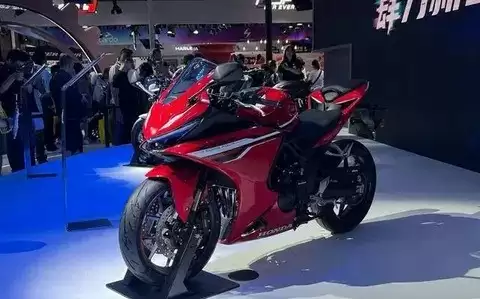 本田CBR400R降价清仓，四缸新车将至引观望潮