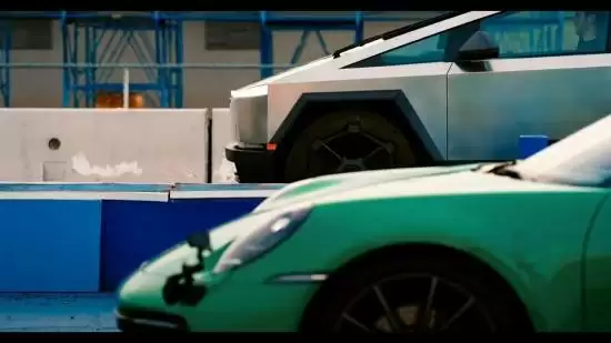 Cybertruck加速争议：实测未达宣称，企业删宣传语