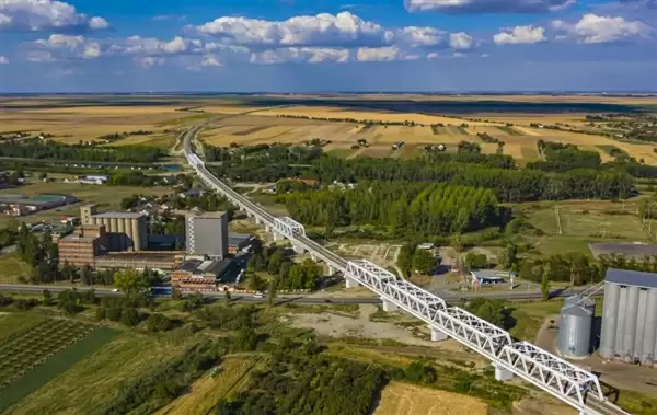 5个多小时变80分钟：匈塞铁路塞尔维亚段全线通车！